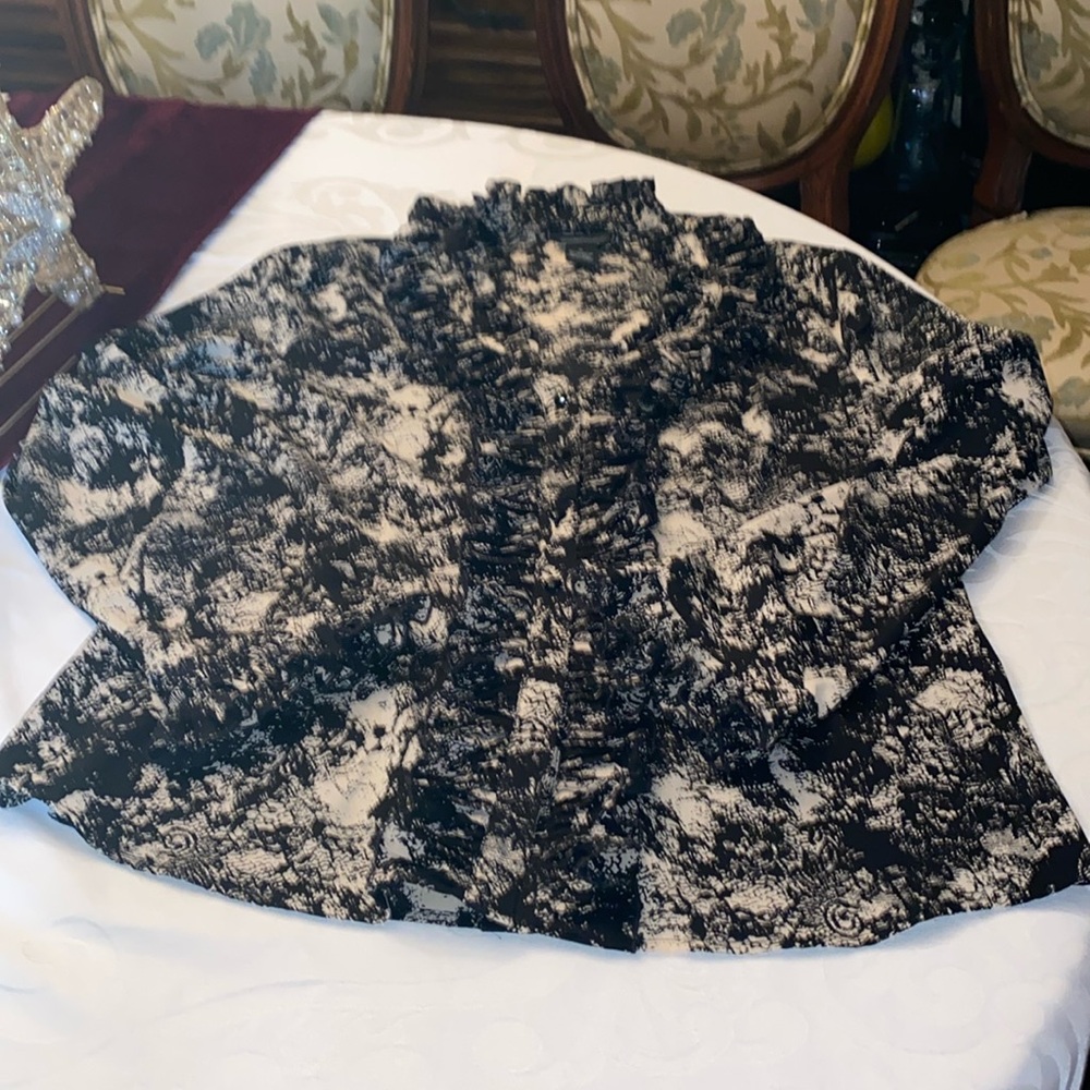 Spense extra large, black and pale pink ruffled button down blouse